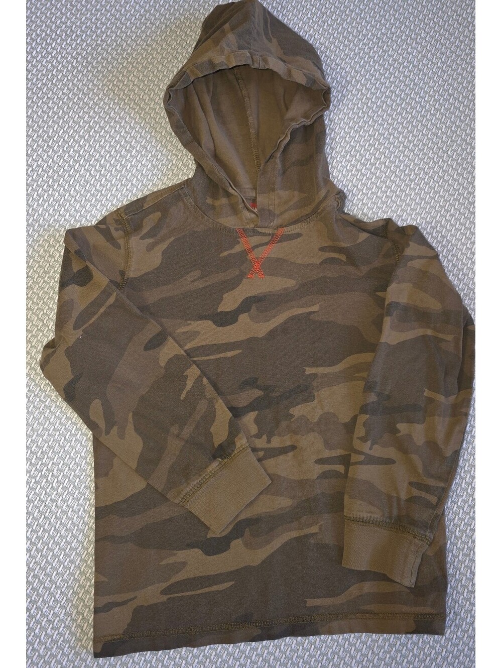 Wrangler boys camouflage hoodie size medium 8